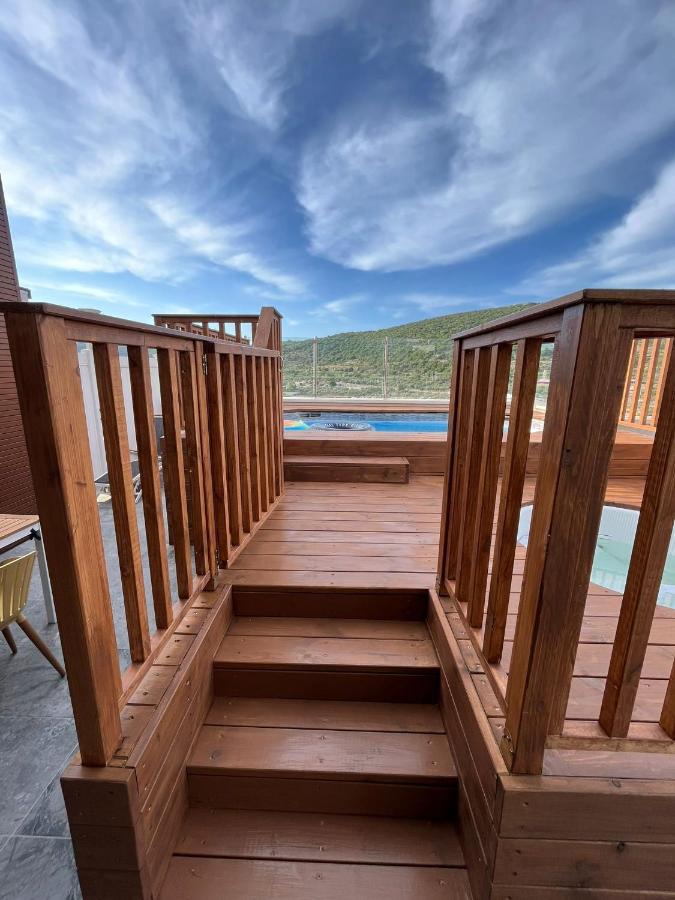 Hotel סוויטות נוף שקיעה Peqi'in Hadasha Exteriér fotografie